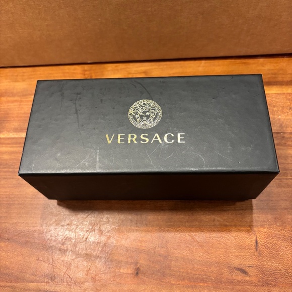 Versace Medusa Biggie Shield sunglasses black with gold Medusa NWT - Picture 5 of 15